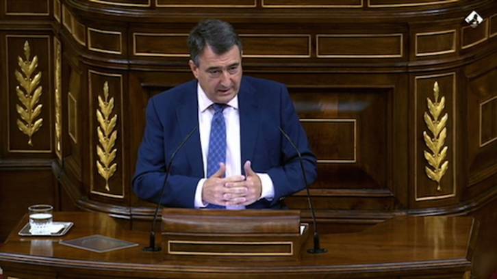 Aitor Esteban durante su intervención. (NAIZ)