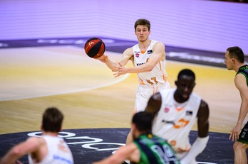 Arturs Kurucs letoniarrak, Kirolbet Baskoniaren jokalari gazteen artean onena izan da. (J. M. CASARES / ACB PHOTO)