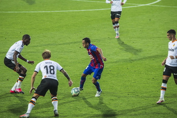 Orellana es uno de los futbolistas que puede disputar en Granada su último partido como azulgrana. (Aritz LOIOLA/FOKU)