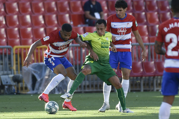 Orellana se ha despedido del Eibar con una sensacional actuación en Granada. (A.L. JUÁREZ/LOF)