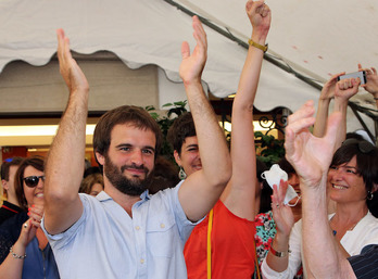 Aldana una vez conocida la victoria de su lista en Ziburu. (Bob EDME)