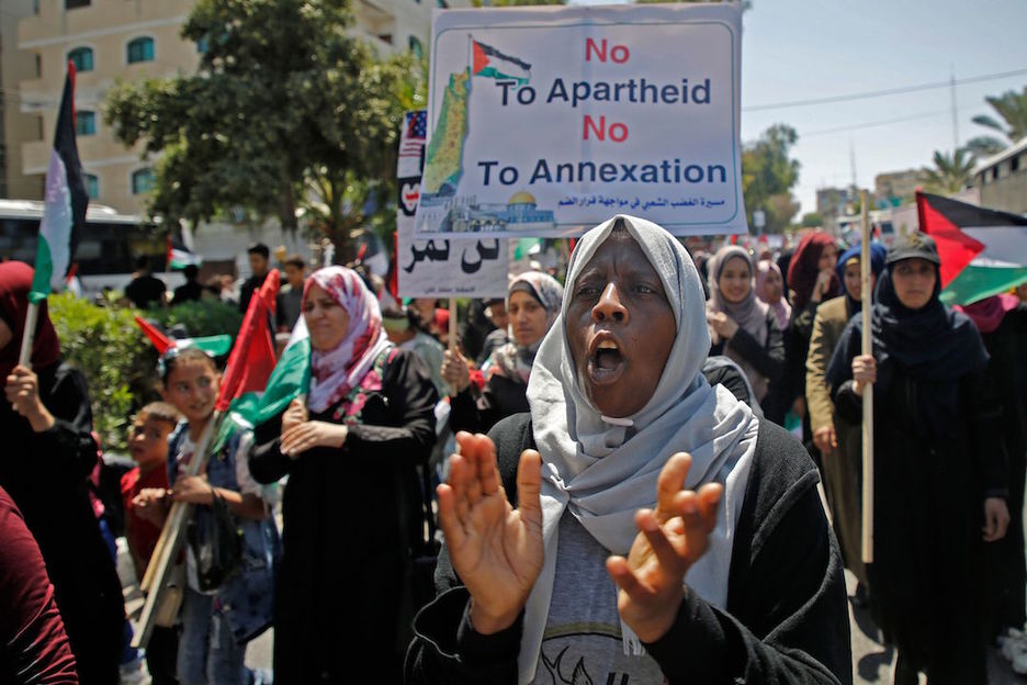 Israelen planak apartheid-ean sakontzen duela salatu dute Gazako mobilizazioan. (Mohammed ABED/AFP)
