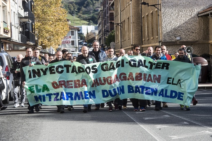 Movilización en Zaldibar durante la huelga que llevaron a cabo las plantillas de Gabi y Galter en noviembre de 2018. (Marisol RAMÍREZ/FOKU)