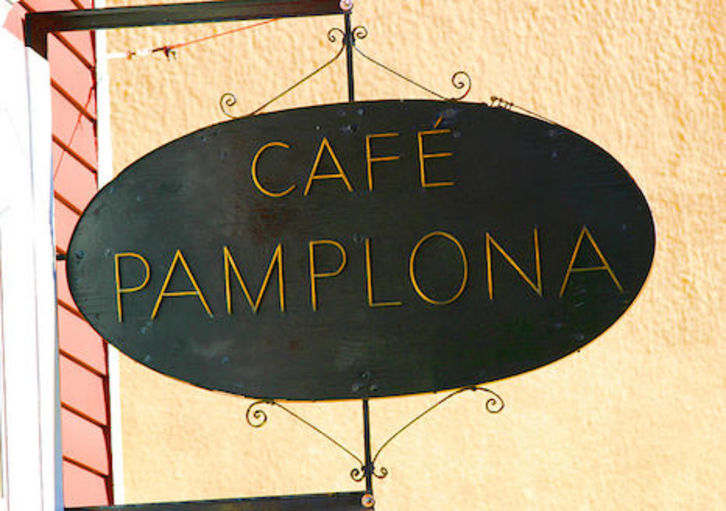 Cartel del Café Pamplona, fundado por Josefina Yanguas en la localidad estadounidense de Cambridge.