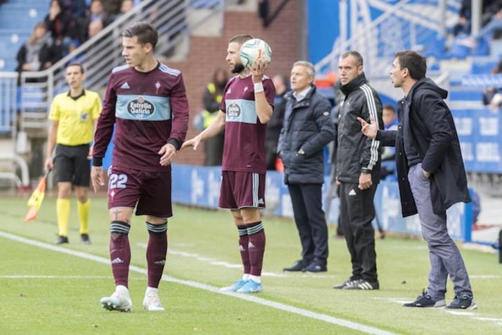 Asier Garitano dirige a su equipo ante el Celta en el duelo disputado en Mendizorrotza en octubre. (Juanan RUIZ / FOKU)