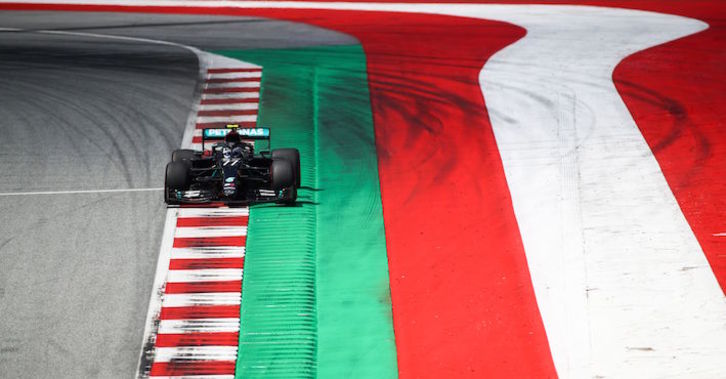 Valtteri Bottas (Mercedes) durante la clasificación en el GP de Austria. (Mark THOMPSON/AFP)