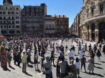 Imagen de la concentración celebrada hoy en Bilbo. (@LAarnasberritzen)