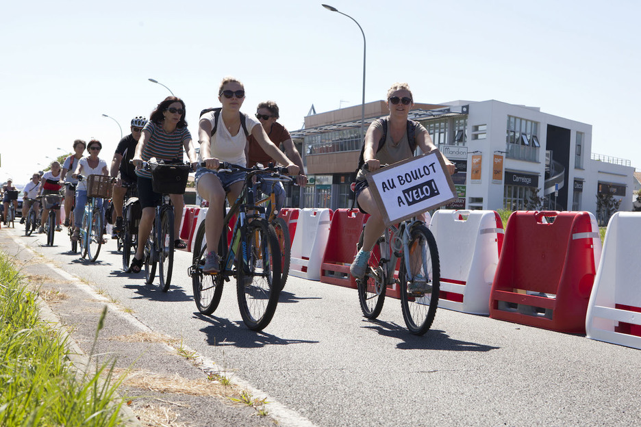 Depuis la fin du confinement, le vélo est devenu un moyen de transport privilégié pour se rendre au travail. © Bizi!