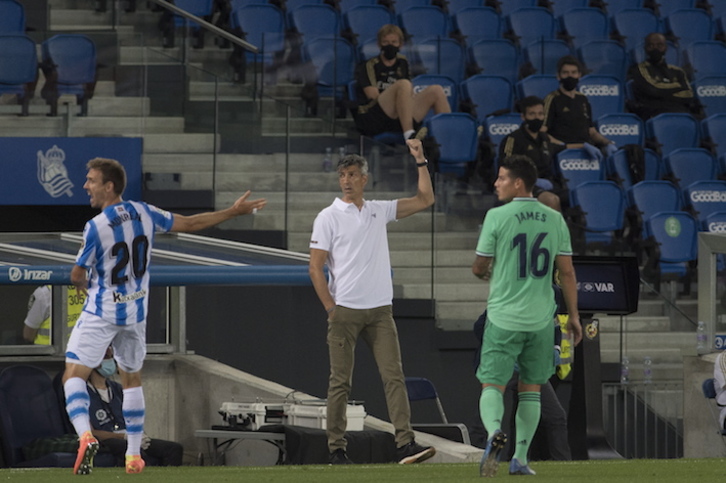 Imanol, en uno de los partidos dirigidos en Anoeta ante el Madrid. (Juan Carlos RUIZ/FOKU)