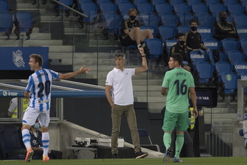 Imanol, en uno de los partidos dirigidos en Anoeta ante el Madrid. (Juan Carlos RUIZ/FOKU)