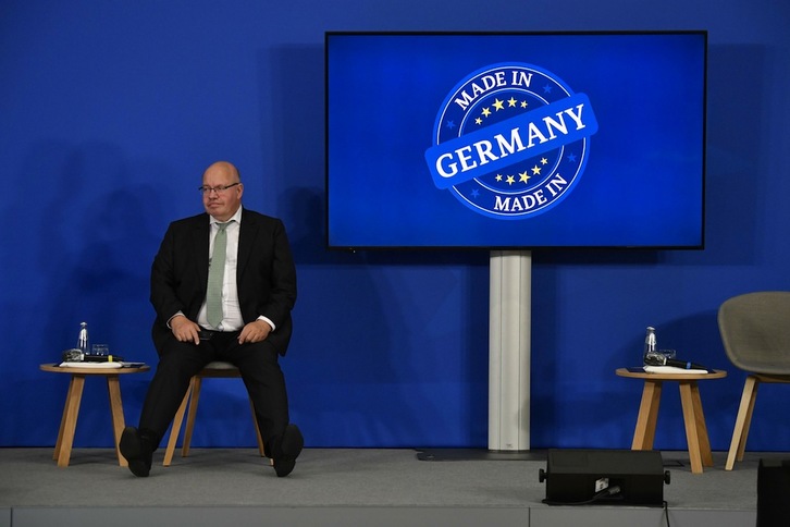 El ministro alemán de Finanzar, Peter Altmaier, descansa durante un acto oficial en Berlín el pasado 24 de junio. (John MACDOUGALL | AFP)