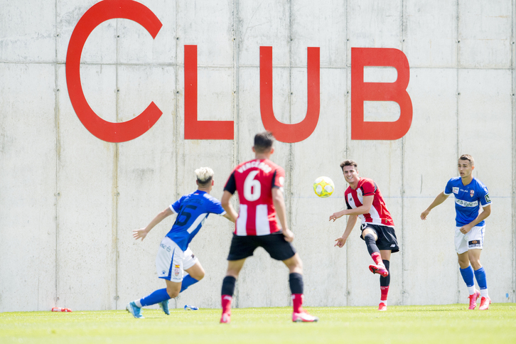 Unai Vencedor durante el amistoso contra el Logroñés en Lezama. (@AthleticClub)