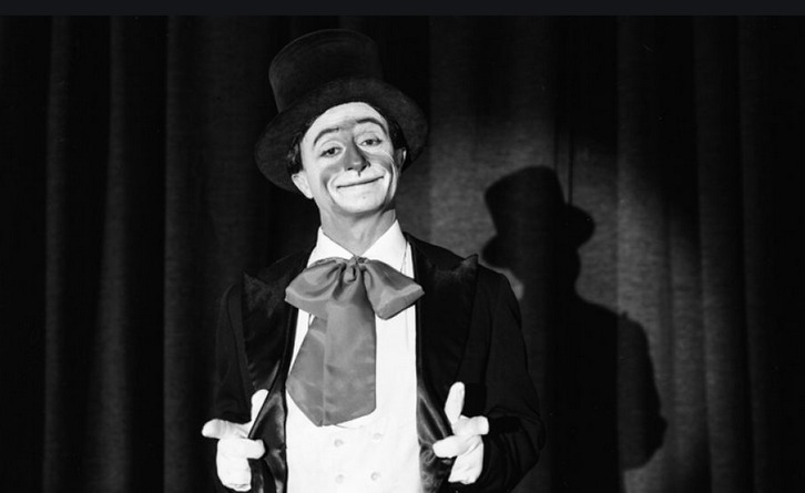 Pepe Viyuela se transforma en el antiguo payaso Marcelino Orbés. (NAIZ)