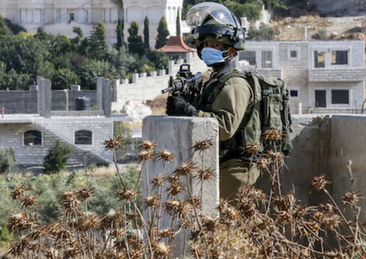 Un joven palestino ha muerto por disparos israelíes en Cisjordania. (Hazme BADER/AFP)