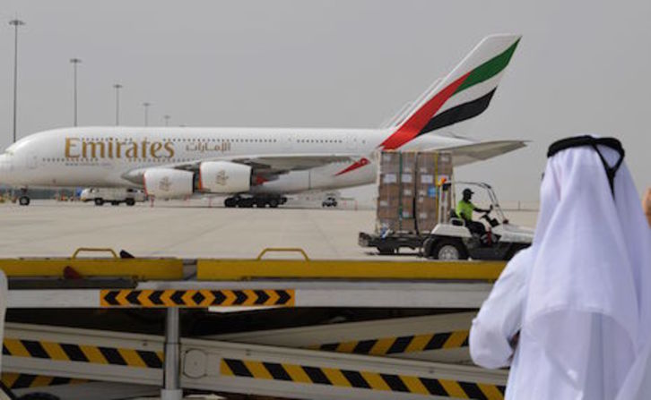 La aerolínea Emirates planea eliminar 9.000 empleos a causa del covid-19. (Karim SAHIB/AFP)