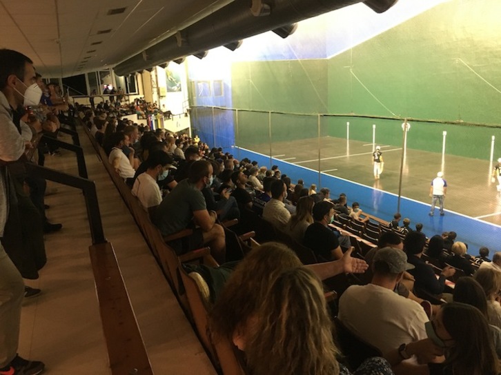 Itxura polita zuen Markinako pilotalekuak ostiral gauean (JAI ALAI NEWS)