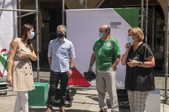 Leixuri Arrizabalaga, cabeza de lista jeltzale por Bizkaia, junto a Urkullu, Ortuzar e Itxaso Atutxa     (Jaizki FONTANEDA I FOKU)