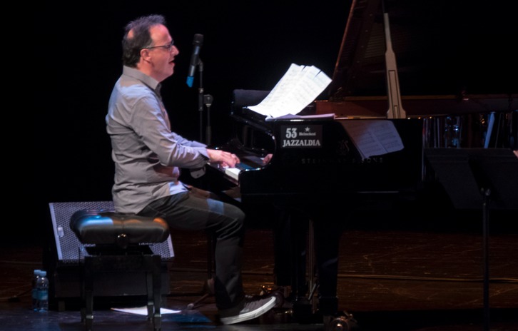 Iñaki Salvador en el concierto-homenaje a Mikel Laboa, en 2018. (Andoni CANELLADA | FOKU)