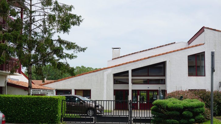 Hiriburuko Baste Quieta eskola. (www.saintpierredirube.fr)