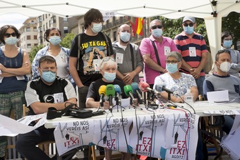 El comité de empresa de Siemens-Gamesa de Agoitz frente al Palacio de Nafarroa. (Iñigo URIZ/FOKU)