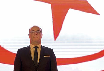 Elies Fajfaj, el primer ministro tunecino que ha dimitido hoy. (Fethi BELAID/AFP)