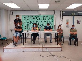 Sorosleek prentsaurrekoa eman dute ELA sindikatuaren egoitzan. (ELA)