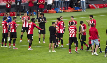 Pasillo de honor a Beñat y San José. (Marisol RAMIREZ / FOKU)