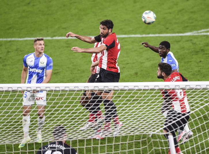Raúl García en el partido ante el Leganés. (Marisol RAMIREZ / FOKU)