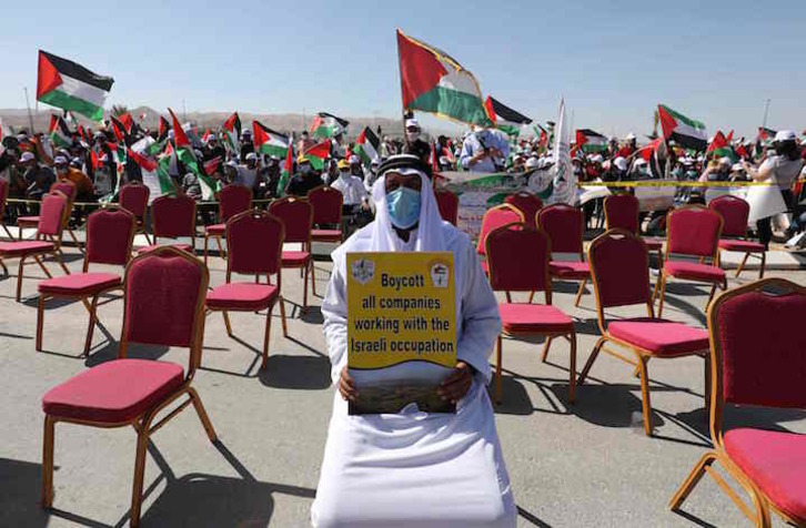 Palestinos en una protesta contra los planes sionistas de anexión. (Joseph EID /AFP)