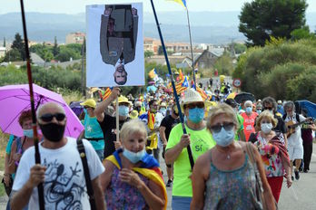 Protesta contra la visita del rey español al monasterio de Poblet. (Lluís GENE/AFP)