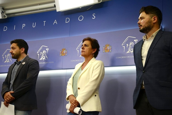 Momento de la comparecencia para presentar la iniciativa en la que ha participado Mertxe Aizpurua, entre otras. (EH BILDU)