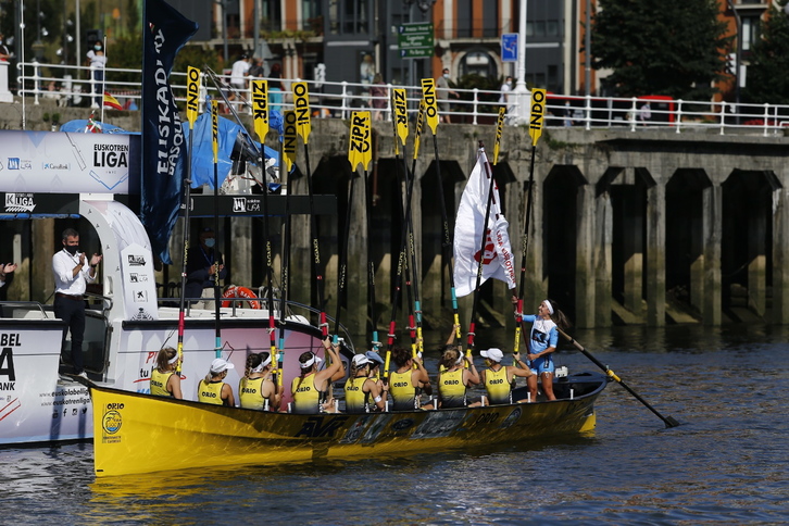 Orioko arraunlariak, pozarren. (Aritz LOIOLA/FOKU)