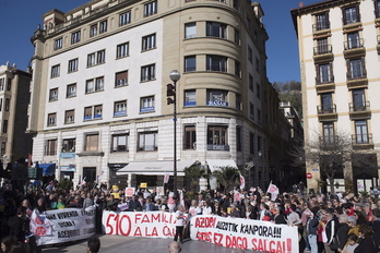 Protesta antidesahucios en Donostia. (Juan Carlos RUIZ/FOKU)