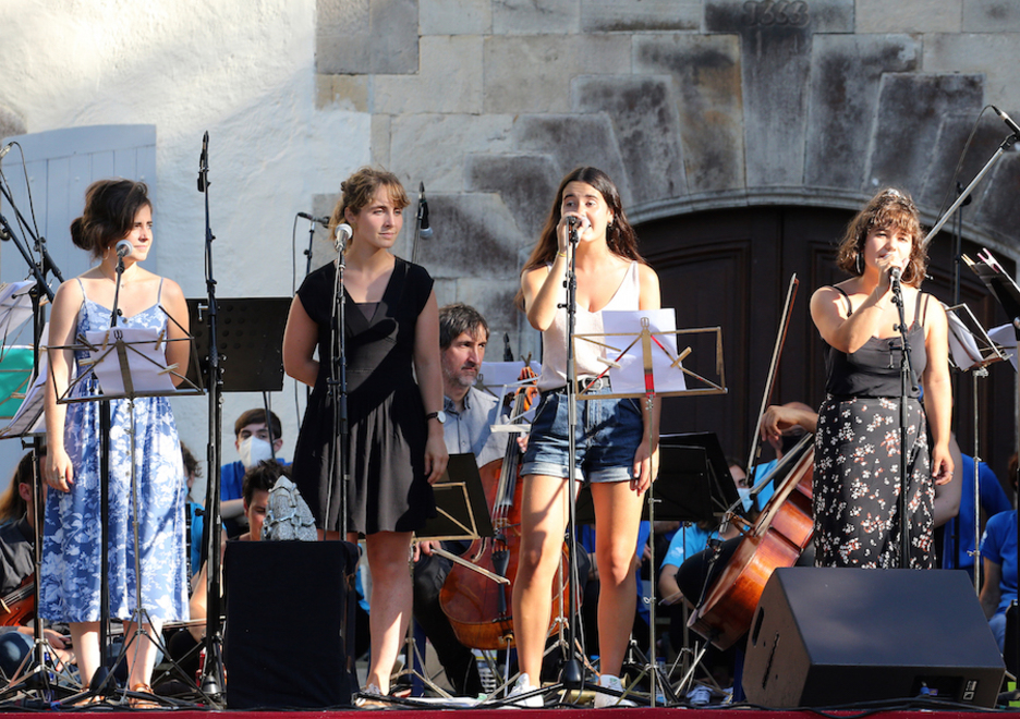 Xendarineko Ahizpak, kantaldiaren memento batean. © Bob Edme