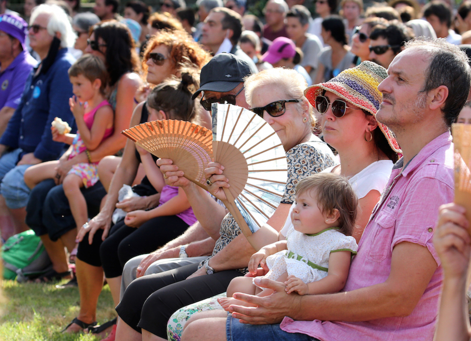 Le public s’est régalé avec le concert offert au château Etxauzia. © Bob EDME