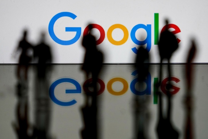 Google ampliará su tecnología con un nuevo cable a Europa. (Kenzo TRIBOUILLARD/AFP)