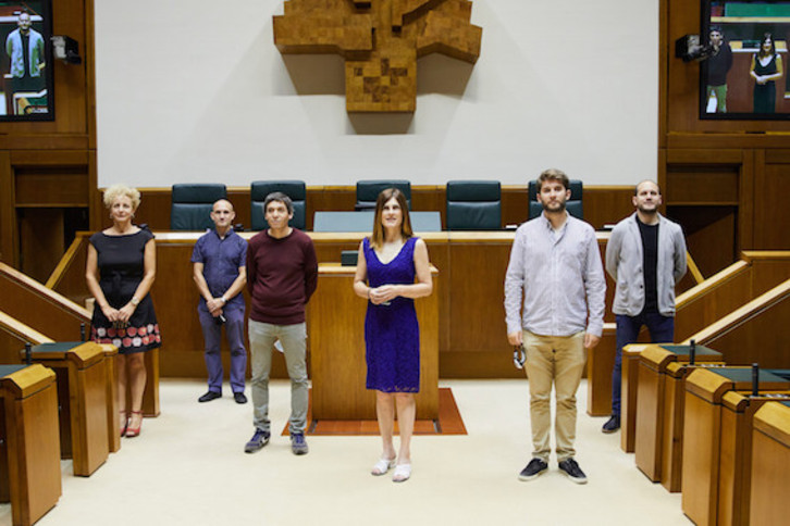 Los seis parlamentarios y parlamentarias de Elkarrein Podemos-IU. (PARLAMENTO VASCO)