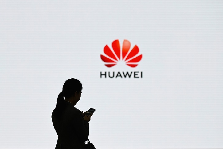 Huawei ha salido del ‘top 5’ de venta de móviles a nivel mundial. (Wang ZHAO | AFP)