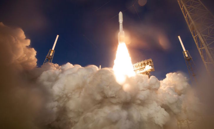 El cohete Atlas de la NASA despega con con el Perseveance a bordo. (Joel KOWSKY/AFP)