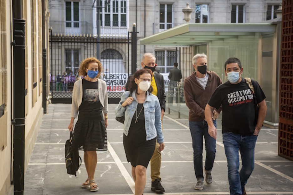 Representantes de Podemos-IU.  (Jaizki FONTANEDA / FOKU)