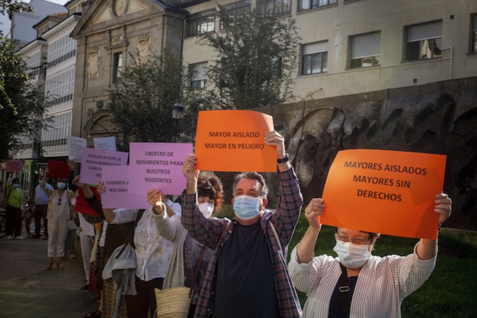 Protesta por los derechos de los mayores que viven en residencias.  (Jaizki FONTANEDA / FOKU)