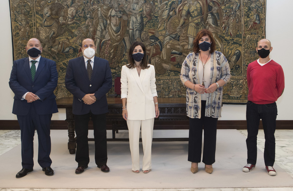 Los integrantes de la nueva Mesa del Parlamento. (www.legebiltzarra.eus)