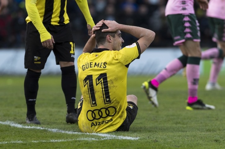 Un jugador jarrillero se lamenta durante un partido (Juanan RUIZ / FOKU)