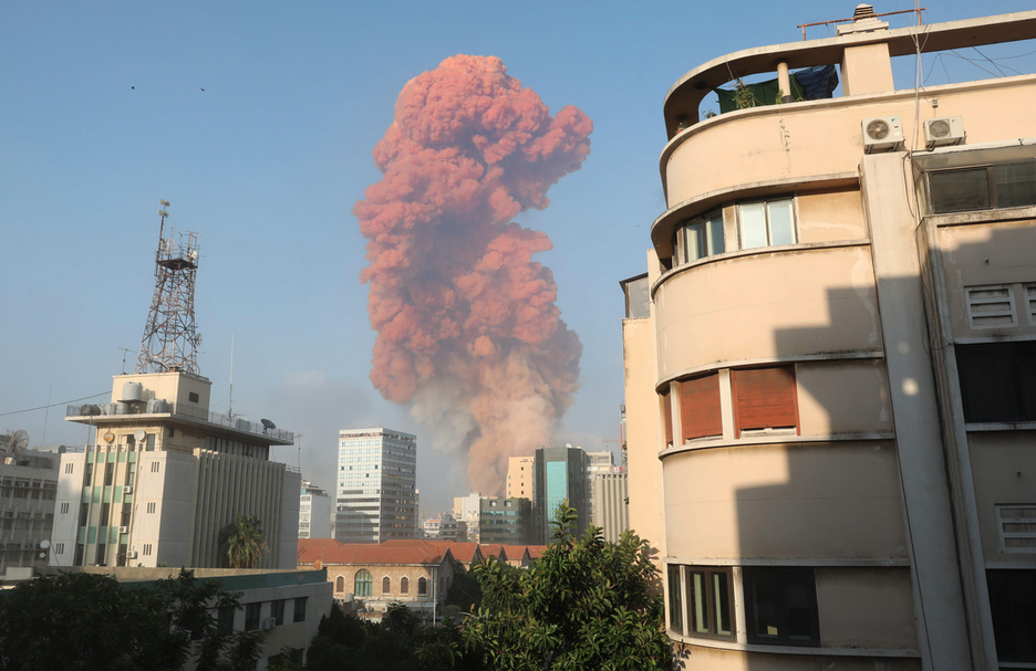 Momento de la explosión en el puerto de Beirut, Libano. (Anwar AMRO/AFP).