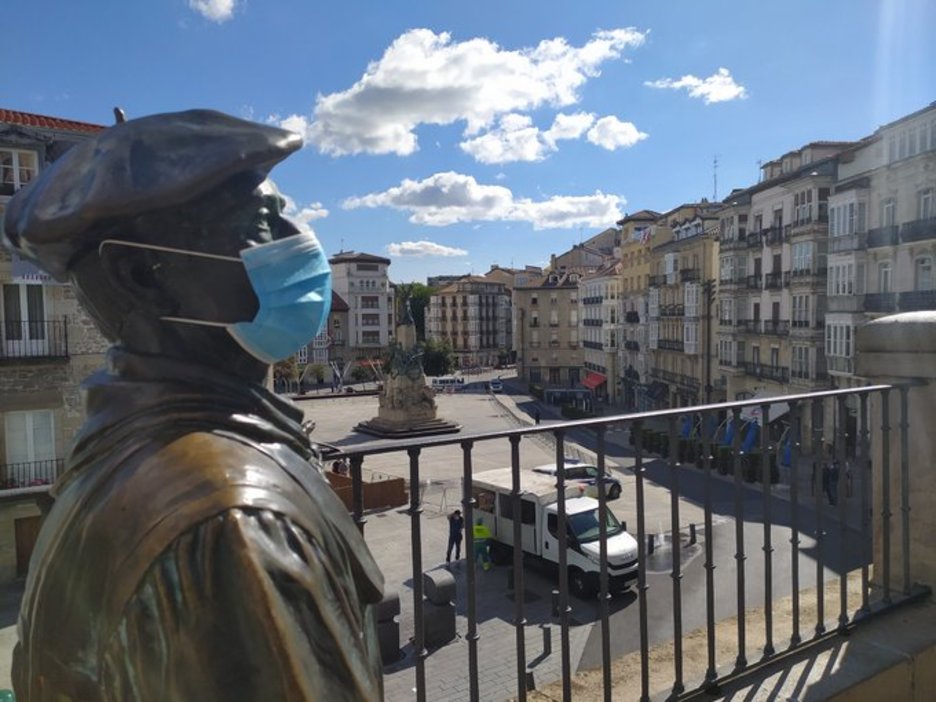 Gaurko Zeledon bakarra, maskararekin. (Ion SALGADO)