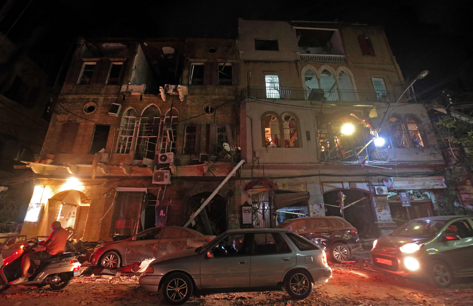 Las calles de Beirut tras la explosión. (AFP)