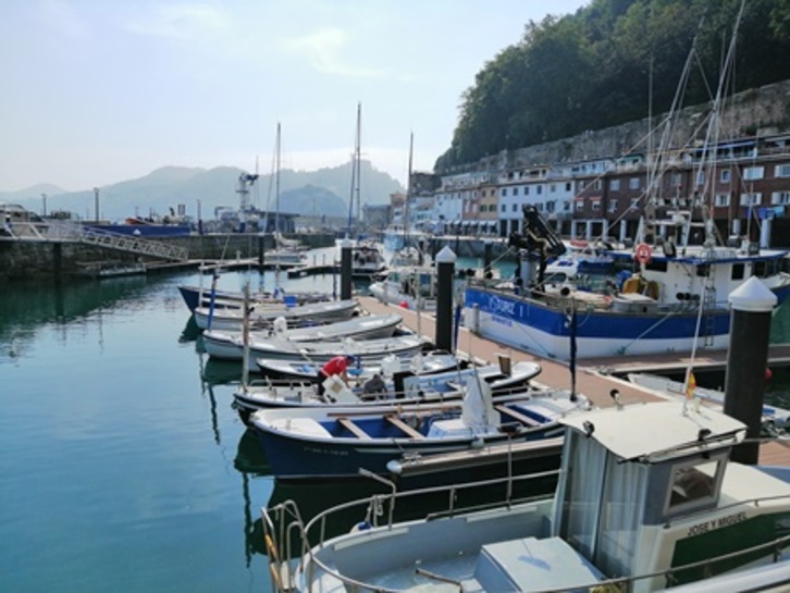 Donostiako portua, irudian. (Euskal Itsas Museoa)