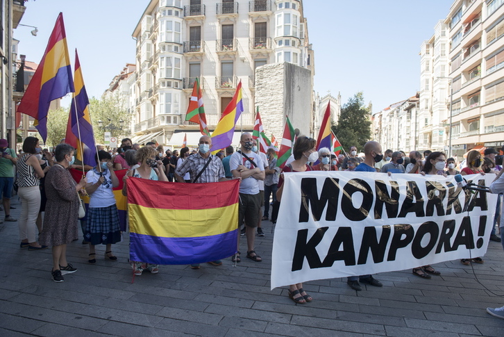 Manifestación contra la monarquía al calor de la fuga de Juan Carlos de Borbón. (Raúl BOGAJO/FOKU)