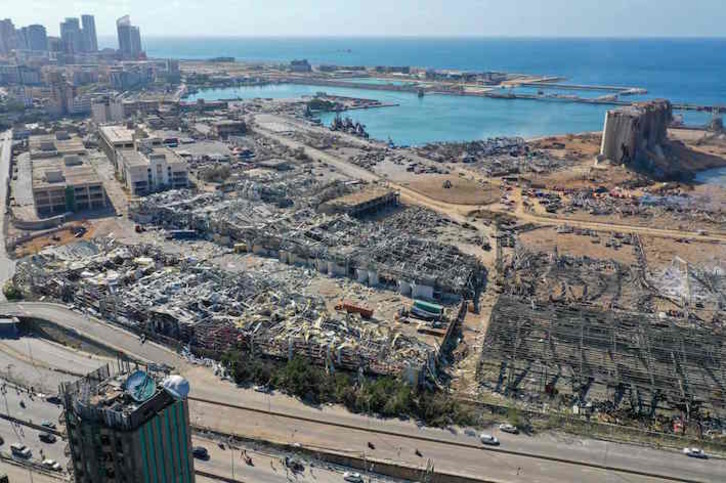 Vista aérea de la zona del desastre en Beirut. (AFP)