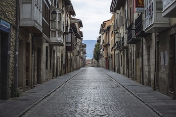 Calles del centro de Agurain. (Aritz LOIOLA/FOKU)
